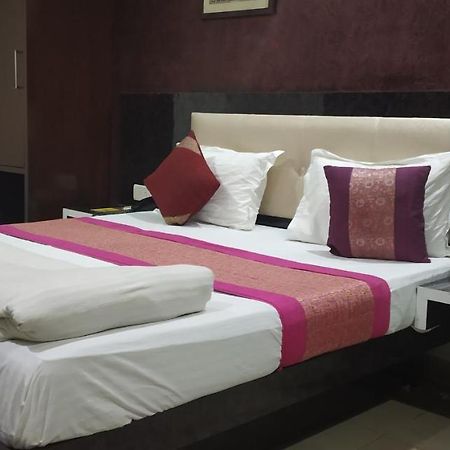 Adb Rooms Udhav Palace New Delhi Buitenkant foto