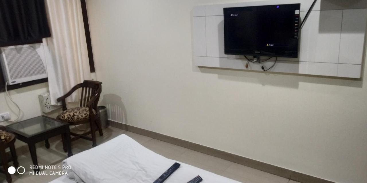 Adb Rooms Udhav Palace New Delhi Buitenkant foto