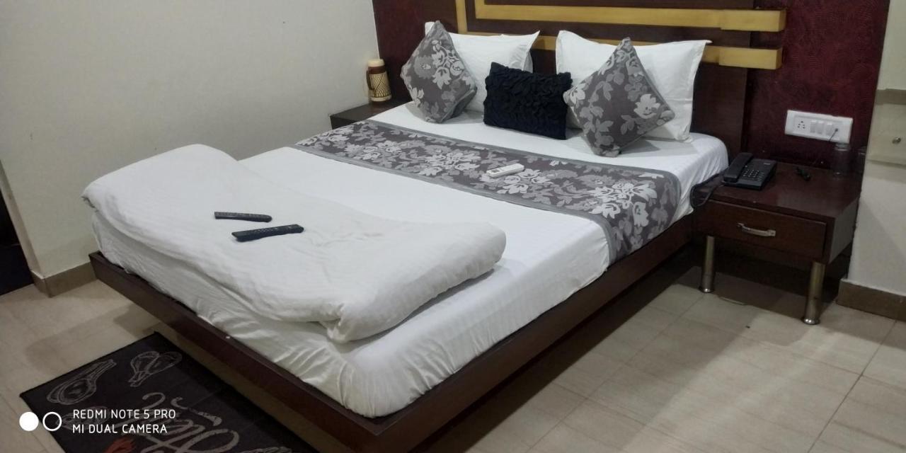 Adb Rooms Udhav Palace New Delhi Buitenkant foto