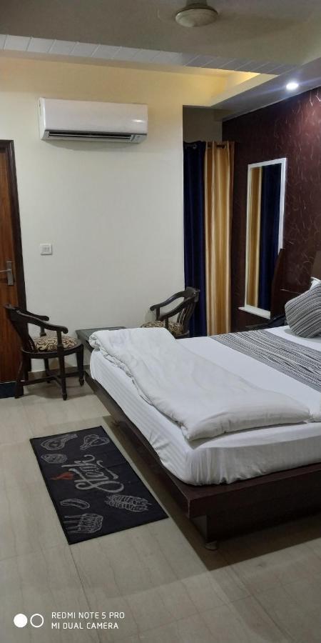 Adb Rooms Udhav Palace New Delhi Buitenkant foto