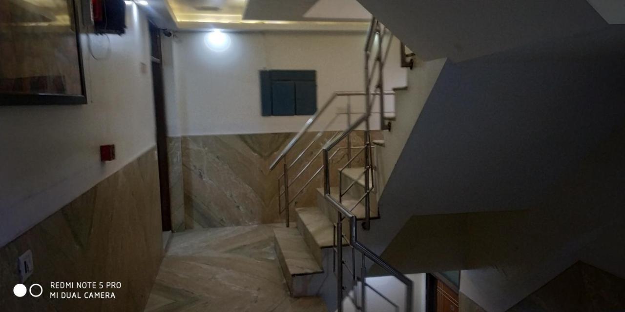 Adb Rooms Udhav Palace New Delhi Buitenkant foto