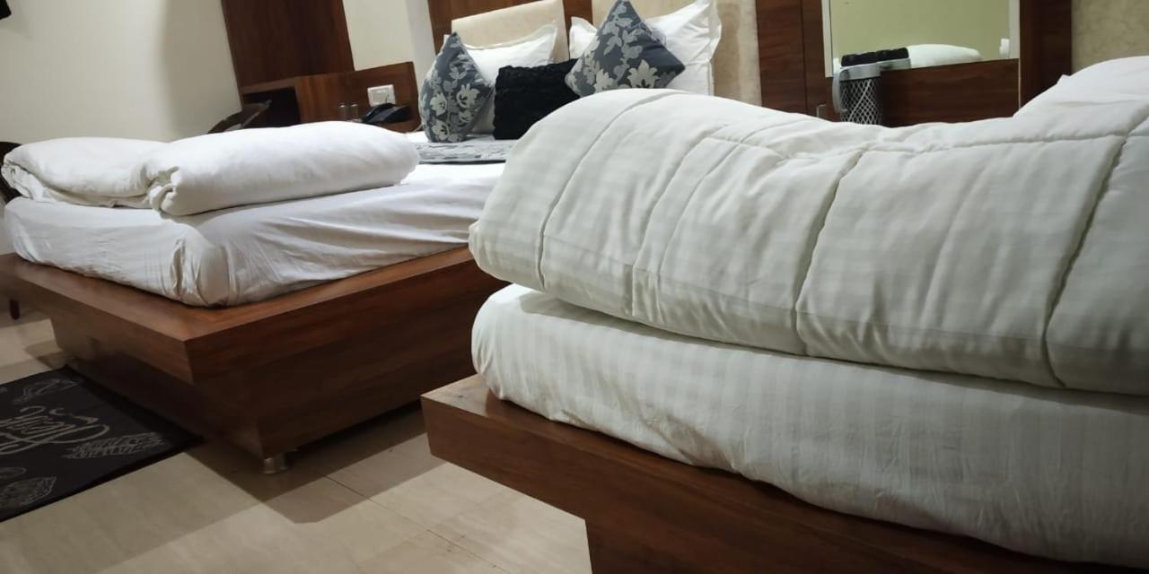 Adb Rooms Udhav Palace New Delhi Buitenkant foto