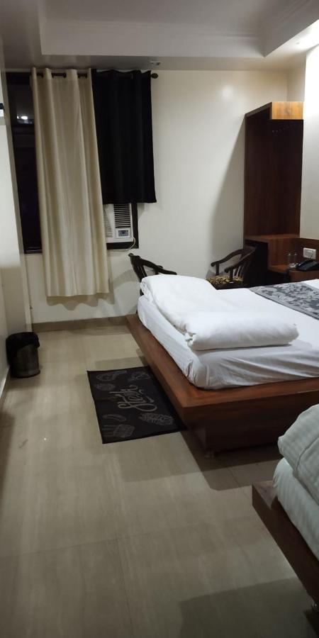 Adb Rooms Udhav Palace New Delhi Buitenkant foto