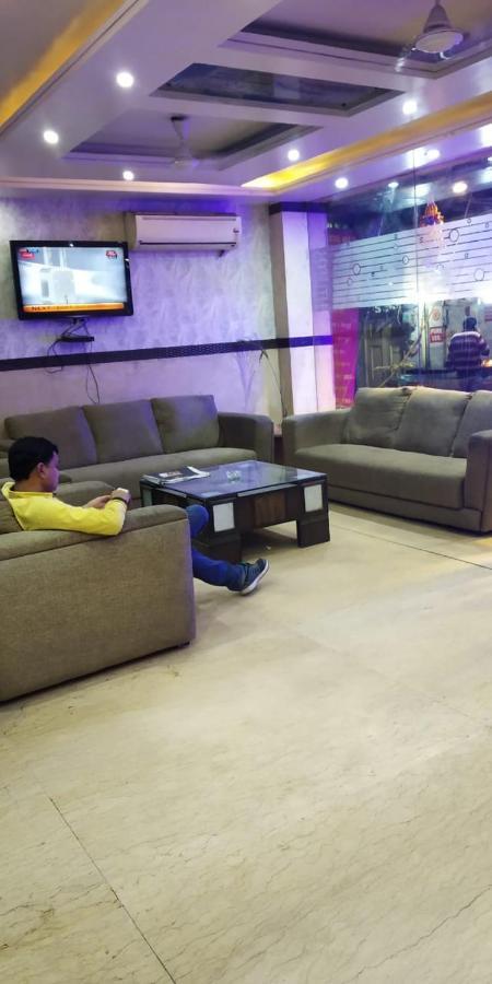 Adb Rooms Udhav Palace New Delhi Buitenkant foto