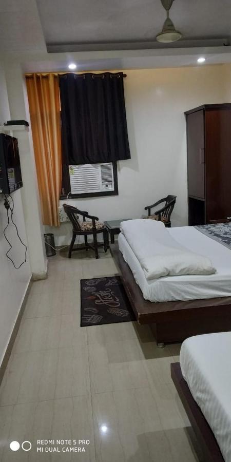 Adb Rooms Udhav Palace New Delhi Buitenkant foto