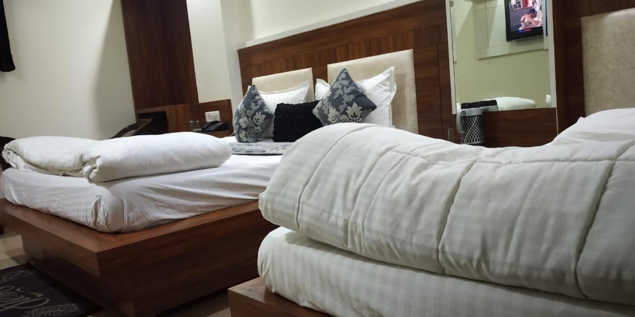 Adb Rooms Udhav Palace New Delhi Buitenkant foto