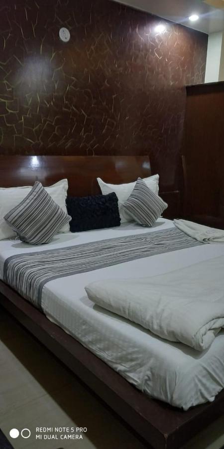 Adb Rooms Udhav Palace New Delhi Buitenkant foto