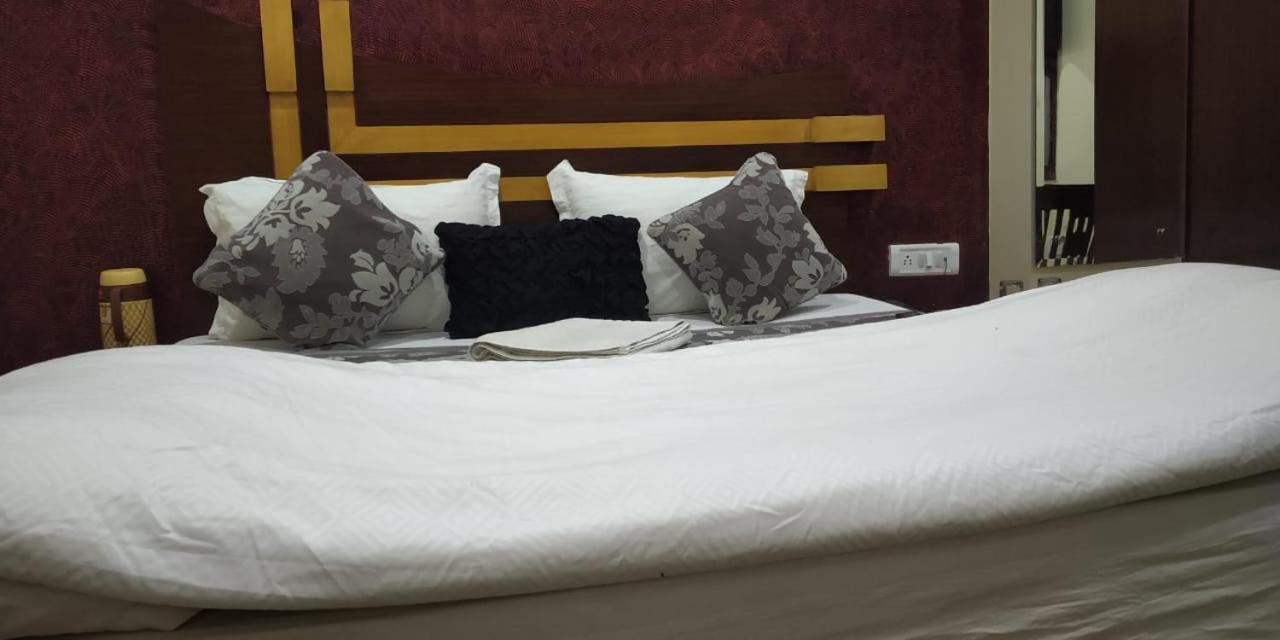 Adb Rooms Udhav Palace New Delhi Buitenkant foto