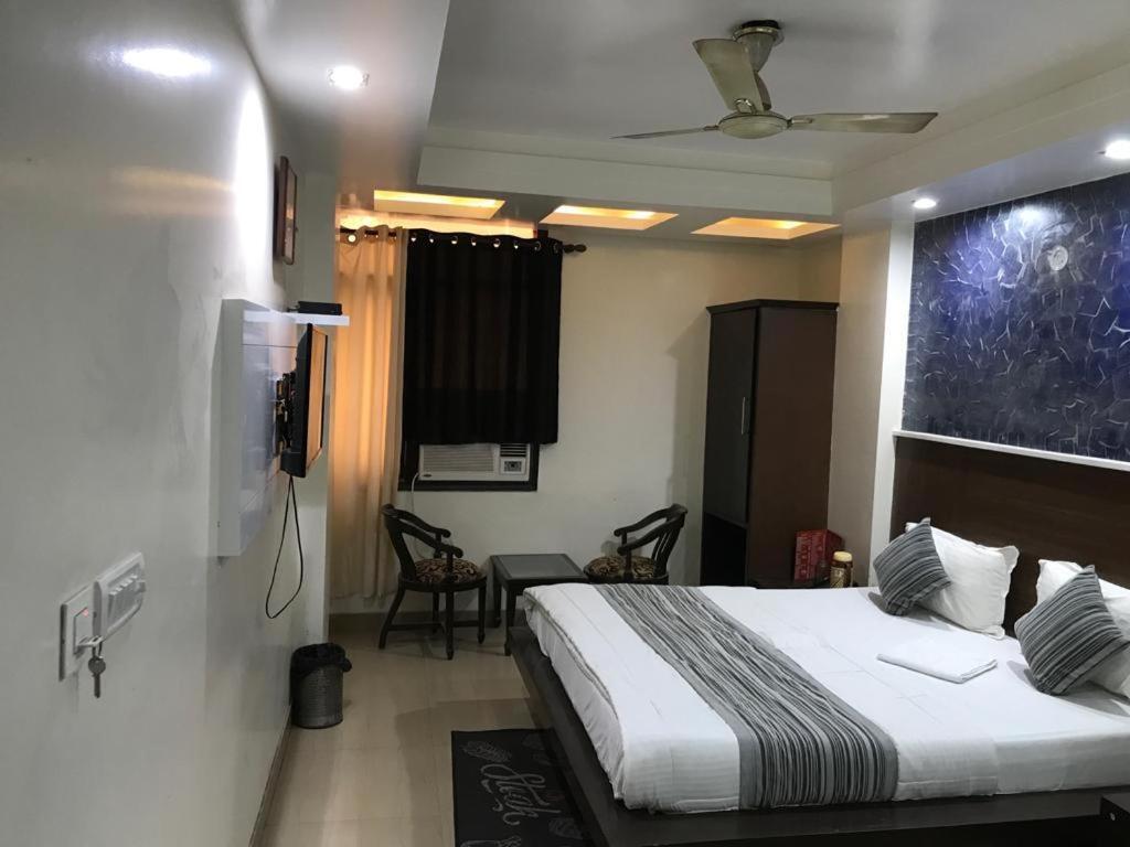 Adb Rooms Udhav Palace New Delhi Buitenkant foto